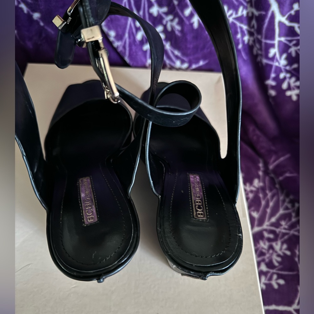 Bcbgmaxazria black platform shoes - Picture 5 of 8